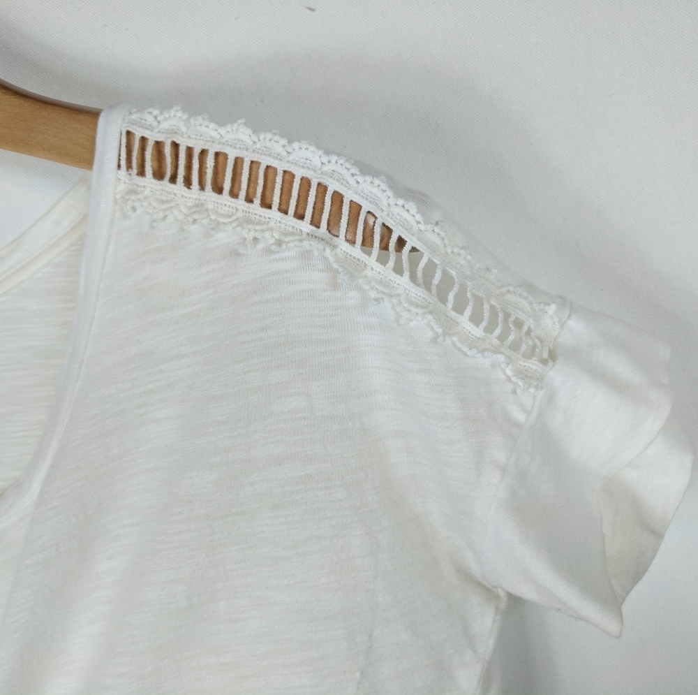5/$20 Loft | Lace trim tee S - Picture 7 of 7